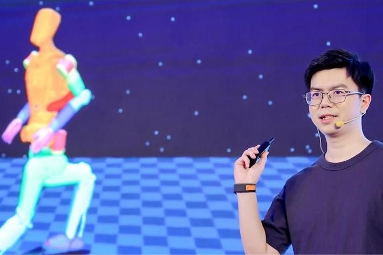 天才少年稚晖君星空真人机器人走路进场！AI模型做大脑，目标售价20万以内